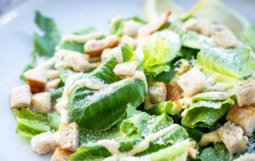 Richiamo del petto di pollo al forno