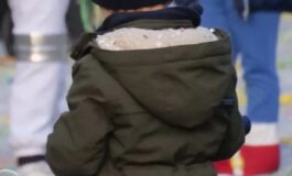 bambini spray urticante genitori