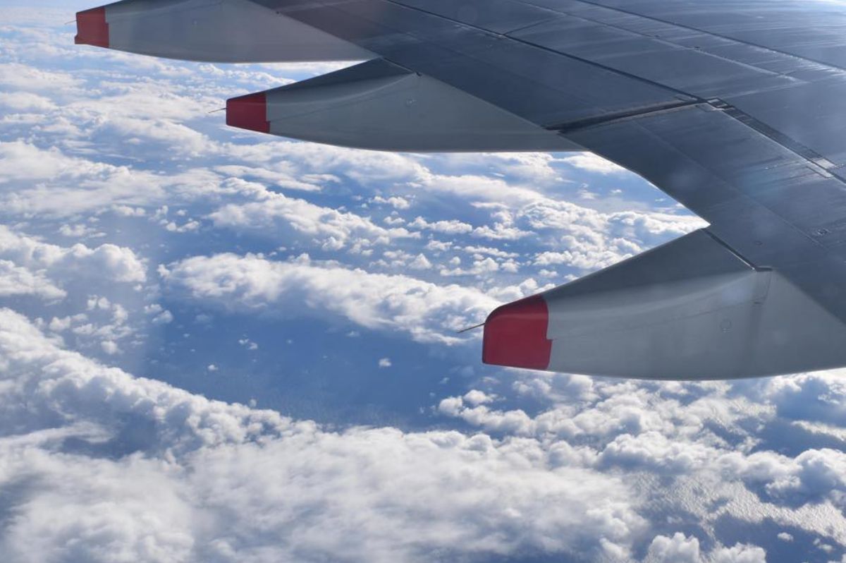 Aereo in fiamme a Denver, atterraggio d'emergenza: la fuga dei passeggeri sull’ala