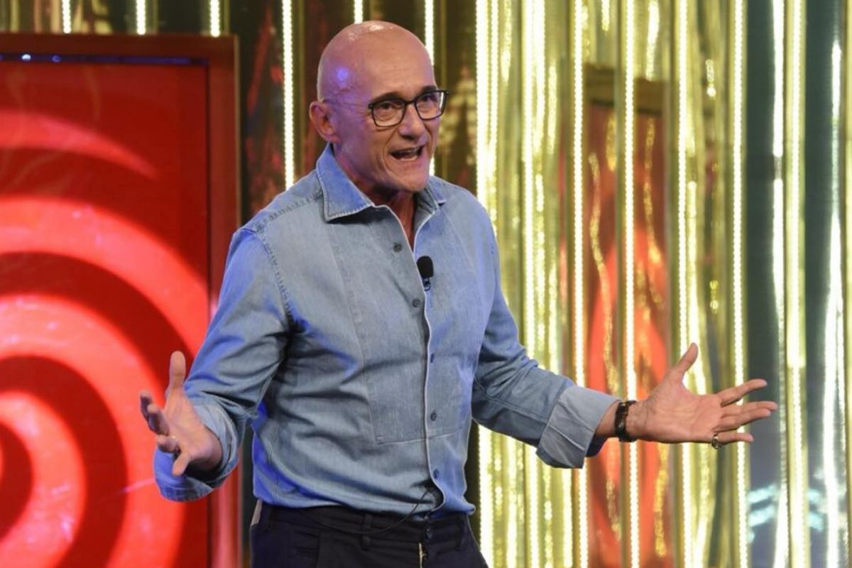 Grande Fratello, Cesara Buonamici contro Beatrice Luzzi, dopo mesi di gelo: "Non sono per niente d'accordo"