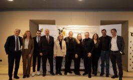 Grande dimostrazione di rispetto per l'attrice che ha combattuto e parlato della sua malattia con coraggio