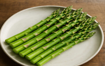 Rispondiamo al perché l'urina emani un cattivo odore dopo aver mangiato degli asparagi