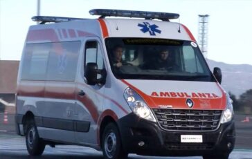 Come permettere a persone senza autonomia di movimento di spostarsi dall'ospedale dopo un ricovero