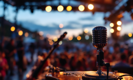 Amanda Knox con la Exoneree Band in concerto