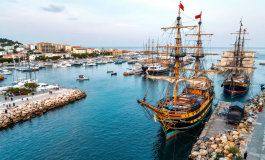 L'Amerigo Vespucci in porto a Porto Empedocle