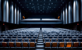 Antonio Tajani durante la sua rielezione nel PPE