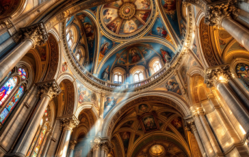 Cardinali in preghiera nella Basilica di Santa Maria Maggiore