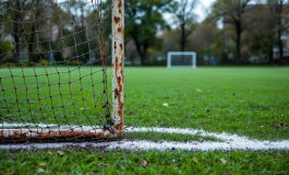 Immagine che rappresenta il divieto di calcio negli spazi pubblici