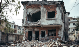 Immagine dell'evacuazione a Trani dopo un'esplosione
