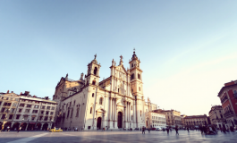 Papa Francesco in un momento di riflessione profonda
