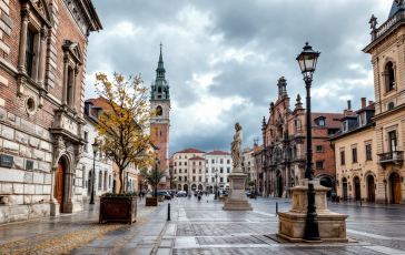 Liliana Segre vittima di attacchi sui social media