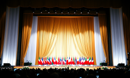 Marine Le Pen in un discorso contro l'ingiustizia politica