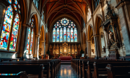 Don Mimmo Battaglia con strumenti musicali per la pace