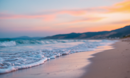 Nave Vespucci attraccata in un porto abruzzese