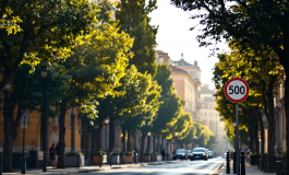 Immagine di un'auto della polizia in servizio a Roma