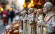 Statue di Papa Francesco in una bottega di San Gregorio Armeno