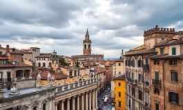 Vincenzo De Luca durante una conferenza stampa