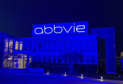 Giornata mondiale del Parkinson, AbbVie per 'Spark the night' si illumina di blu