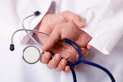 Tumori, oncologi e cardiologi: "Solo il 4,5% della spesa sanitaria è per la prevenzione"