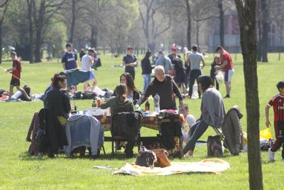 Pasqua, appello pediatra: "No a compiti vacanze, bimbi e ragazzi vivano la festa"