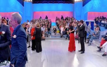 001-donna-ha-deciso-di-non-prendere-più-parte-show