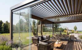 Costi per un'installazione fatta da professionisti di vetri a scorrimento realizzati appositamente per la vostra casa