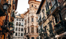 Immagine di un arresto per violenza sessuale a Milano