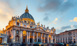 Papa Leone XIV durante la cerimonia d'insediamento
