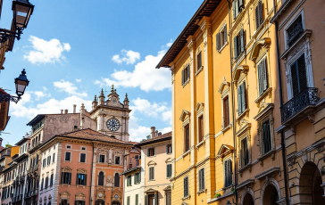 Antonio Di Pietro discute la corruzione in Italia