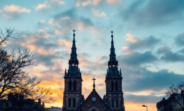 Giorgia Meloni incontra Papa Leone XIV in un momento di speranza