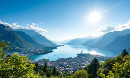 Vista panoramica del Lago di Como con immobili di lusso