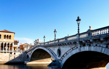 Immagine del Ponte sullo Stretto con focus sulla norma antimafia