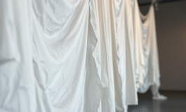 Lenzuoli bianchi in memoria della strage di Capaci