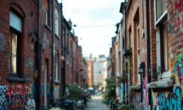 Leone XIV durante la sua visita a Tor Bella Monaca