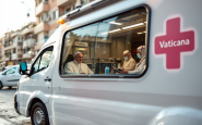 La papamobile trasformata in stazione sanitaria per bambini