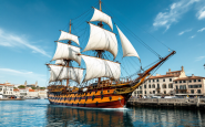Nave Amerigo Vespucci in navigazione nel Mediterraneo