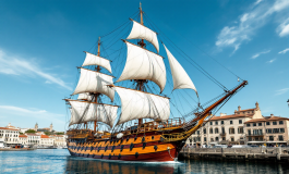Nave Amerigo Vespucci in navigazione nel Mediterraneo