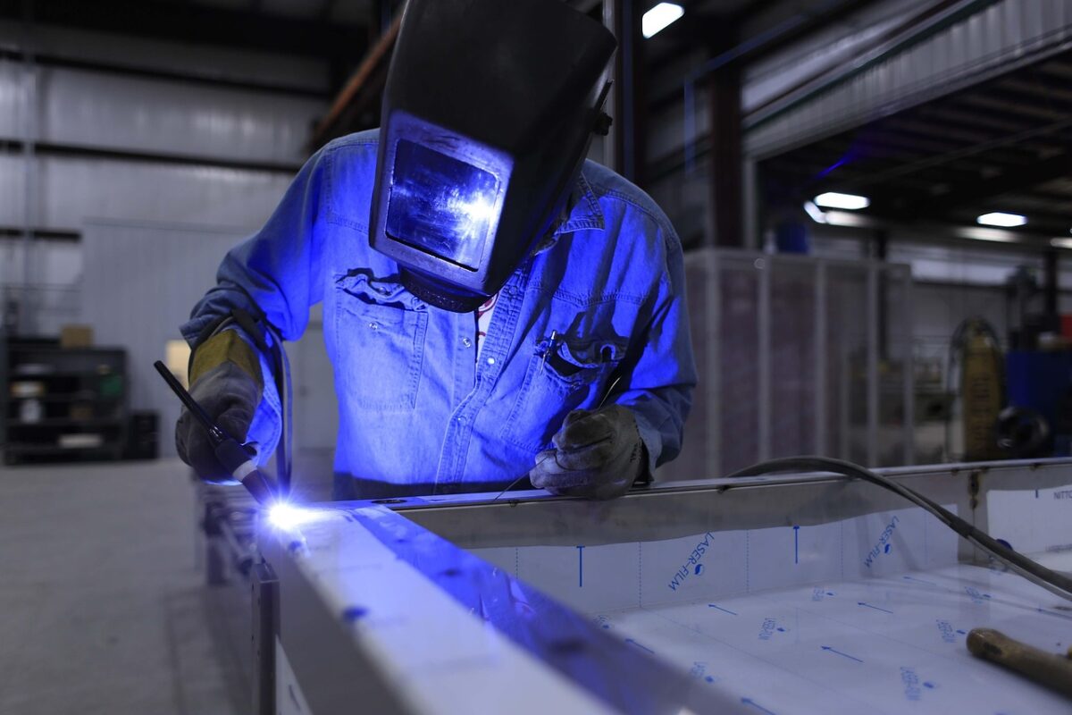 Abbigliamento da lavoro, perché è fondamentale per la sicurezza