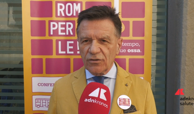 Osteoporosi, Silveri (Fedios): "Su 2,8 mln di donne 2 mln non sono trattate"