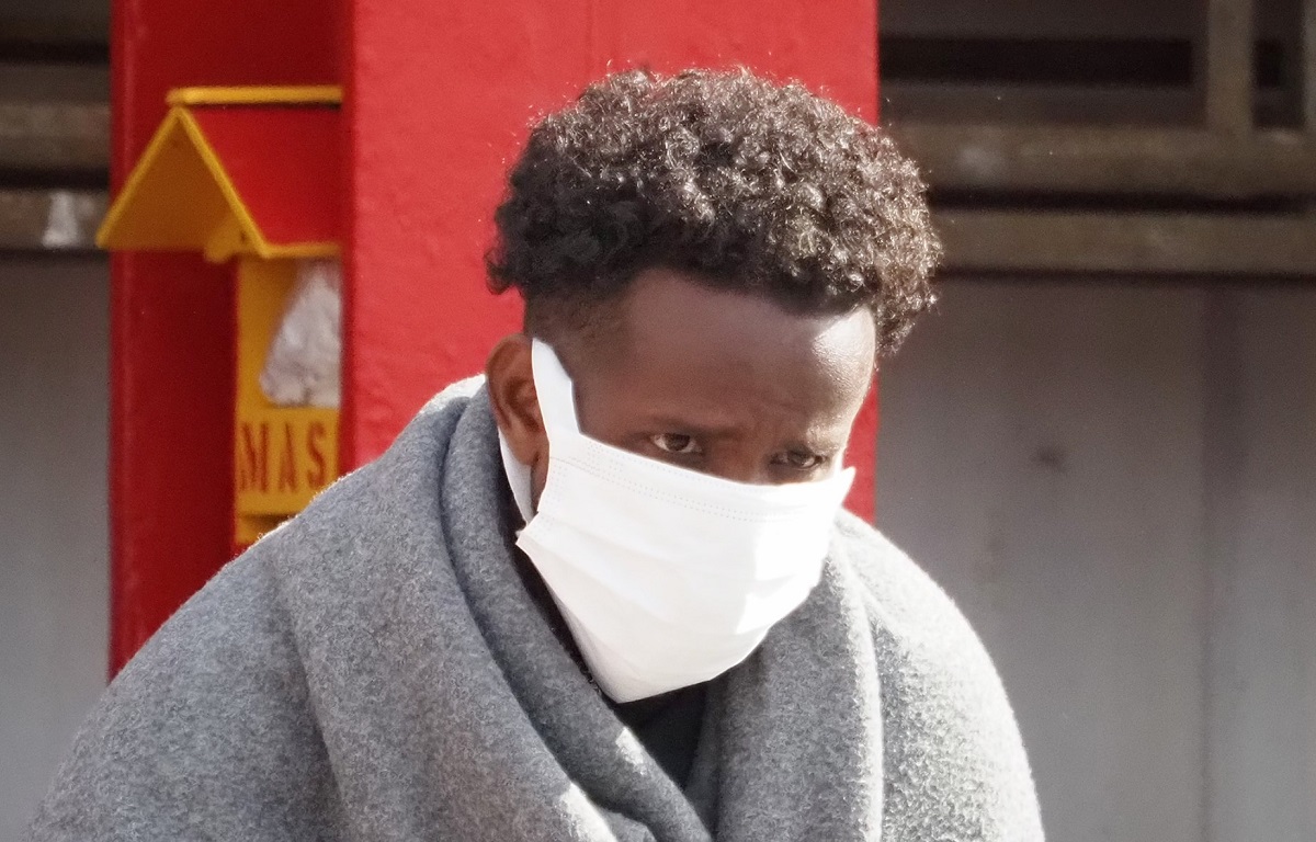 Salerno, importante sbarco di migranti, figurano molti minori