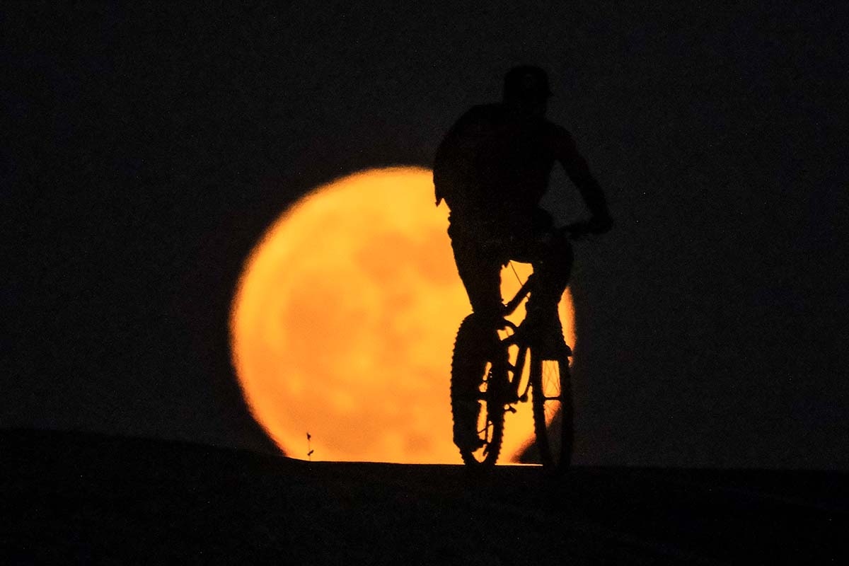 Luna delle Fragole giugno 2025: data, orario e come ammirarla
