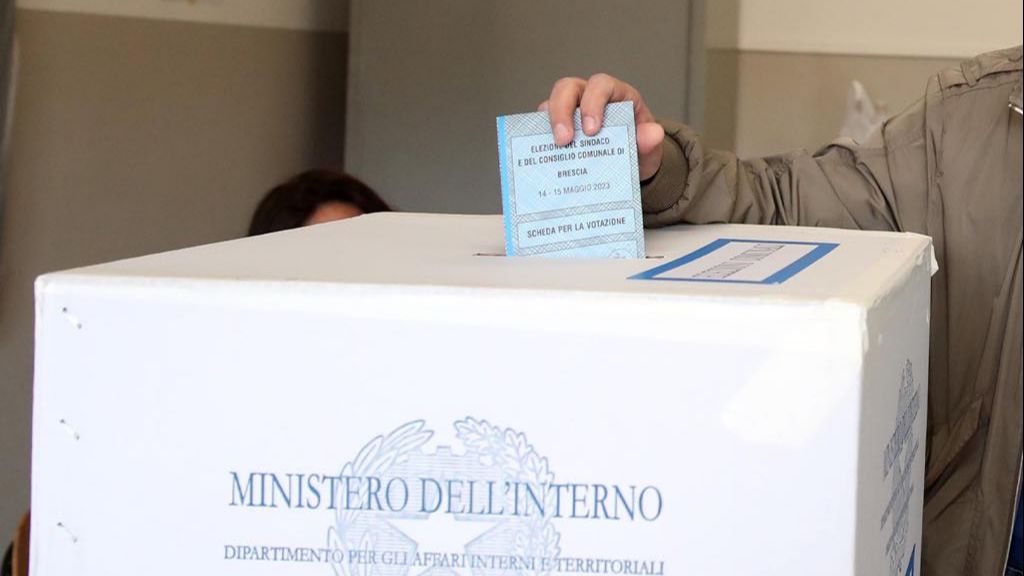 Lombardia, Fontana valuta un terzo mandato come governatore: cosa può succedere?