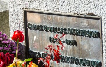 tomba jim morrison busto