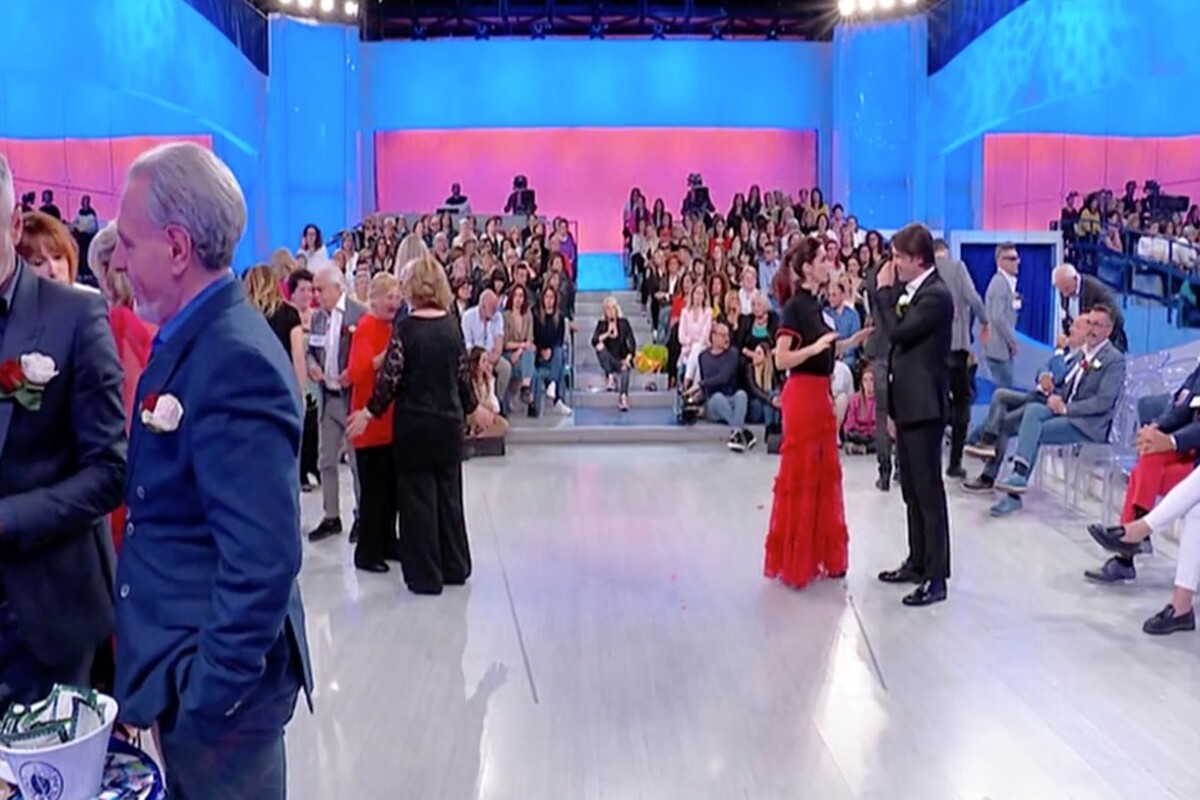 Uomini e Donne, chi ha "scelto" Cinzia? La riposta spoilerata dai social