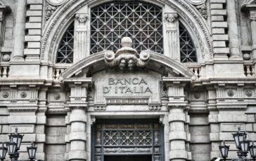 bank 4174613 1280 1 364x230