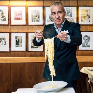 Le Fettuccine Alfredo? "Un'alchimia di soli 3 ingredienti, diffidate dalle imitazioni"