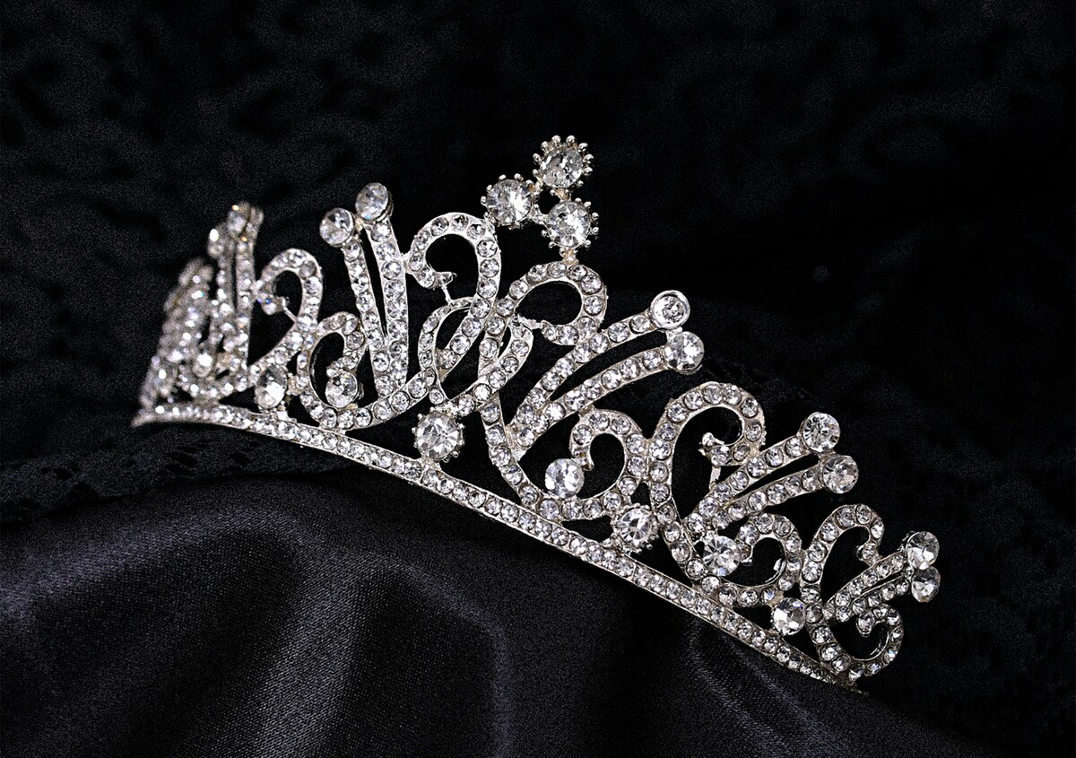 Miss Mondo Italia 2025 è Sofia Viola: chi è la 21enne napoletana