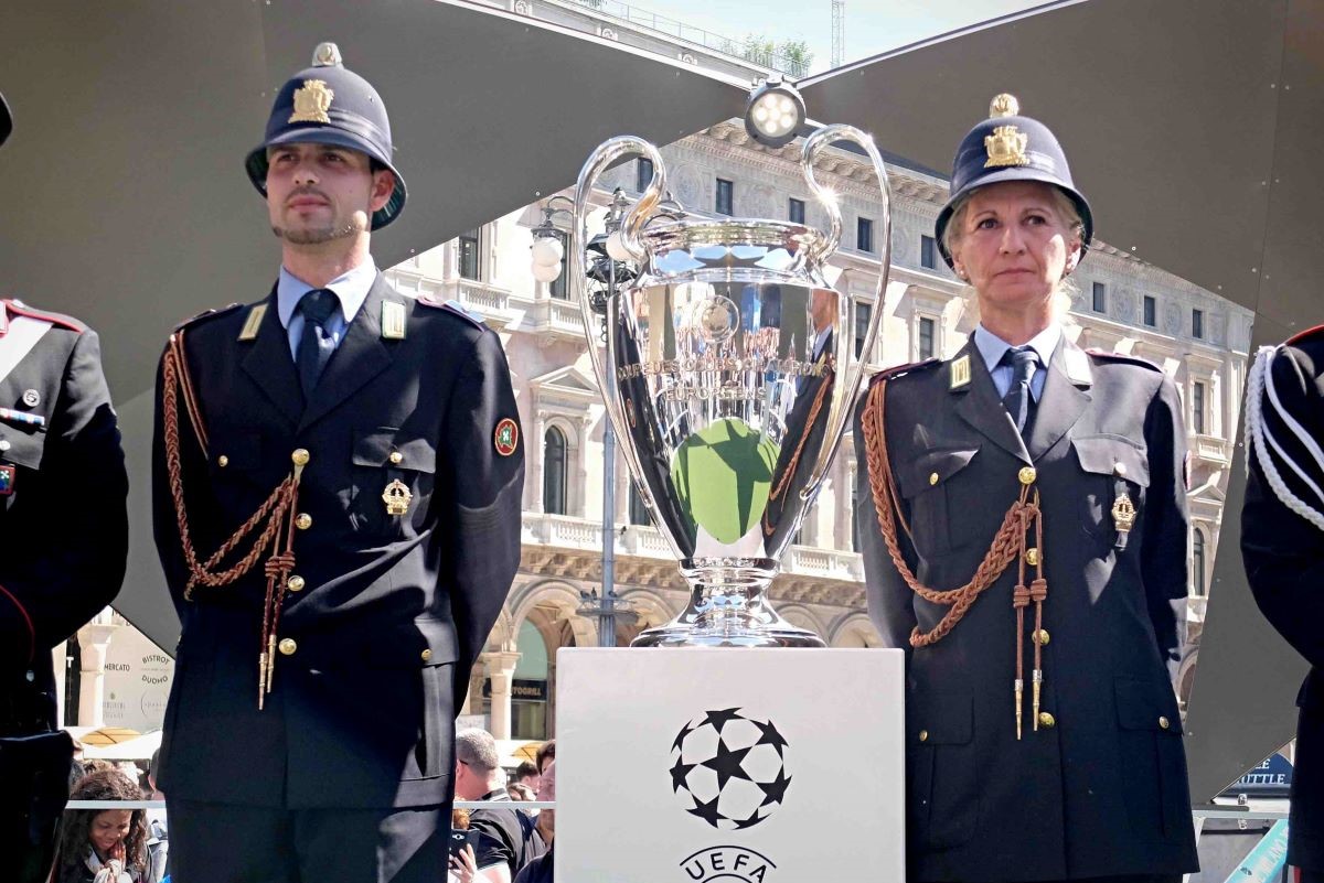 Champions, il gesto inaspettato di Luis Enrique verso i giocatori dell'Inter durante la premiazione