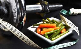 Dieta in menopausa: strategie per gestire l’aumento di peso