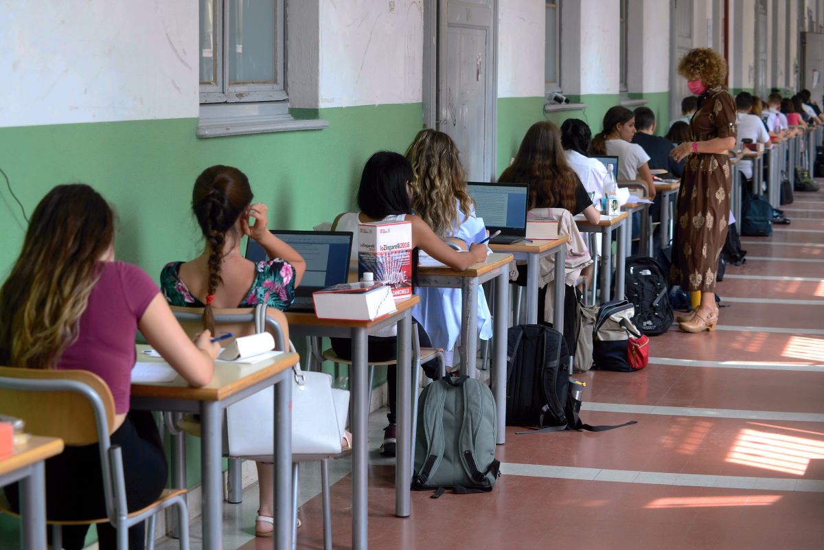 Maturità 2025, prima prova d’italiano iniziata: tutte le tracce ufficiali